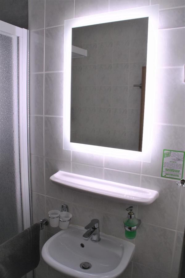 Hotel Waldschloesschen Dankmarshausen Bagian luar foto